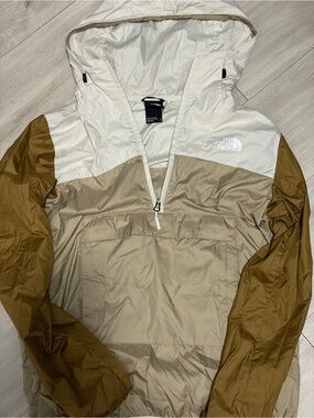 The North Face Cream Hooded Pullover Anorak Windbreaker